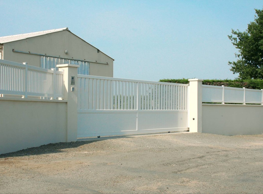 Puerta corredera modelo  ARAVIS mixta en color blanco