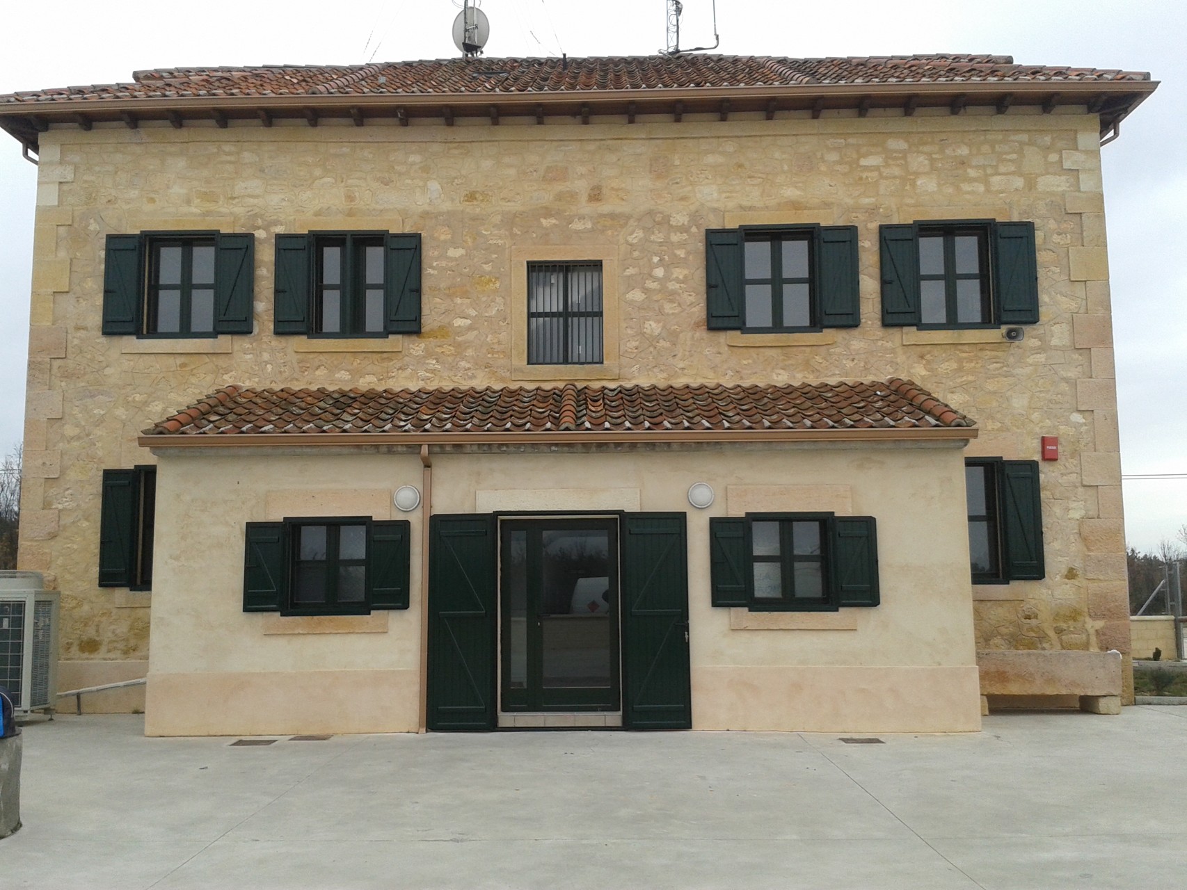 Contraventanas rústicas marco completo