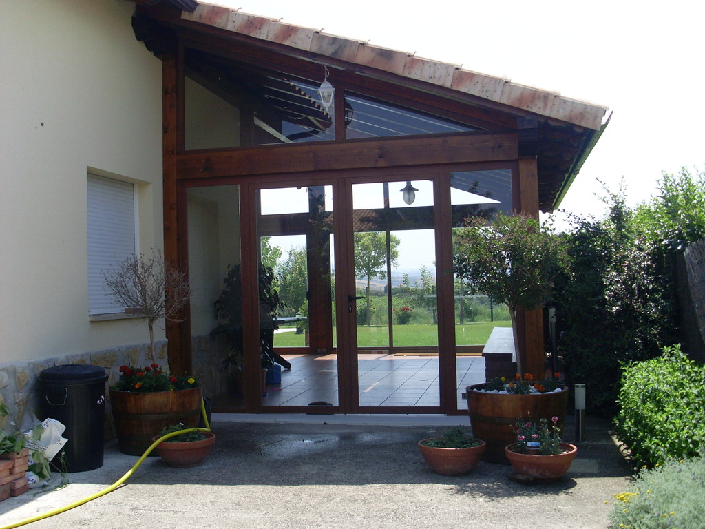 Porche de aluminio lacado Embero