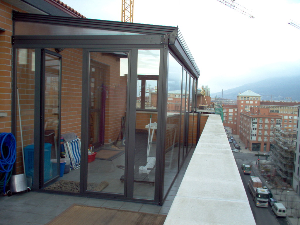 Canalón y bajantes de techo móvil