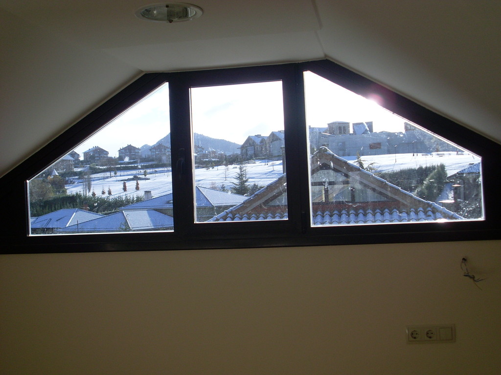 Rotura de puente térmico en color marrón