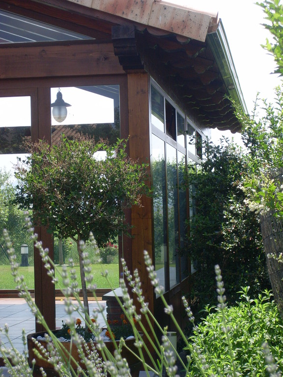 Porche de madera en Úcar, Navarra