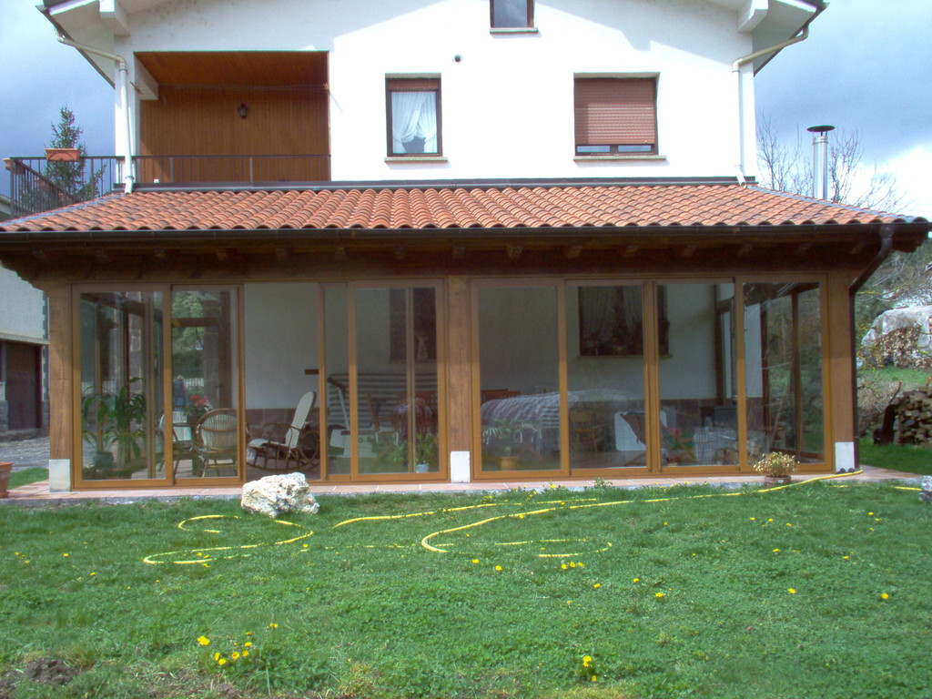 Porche exterior de madera