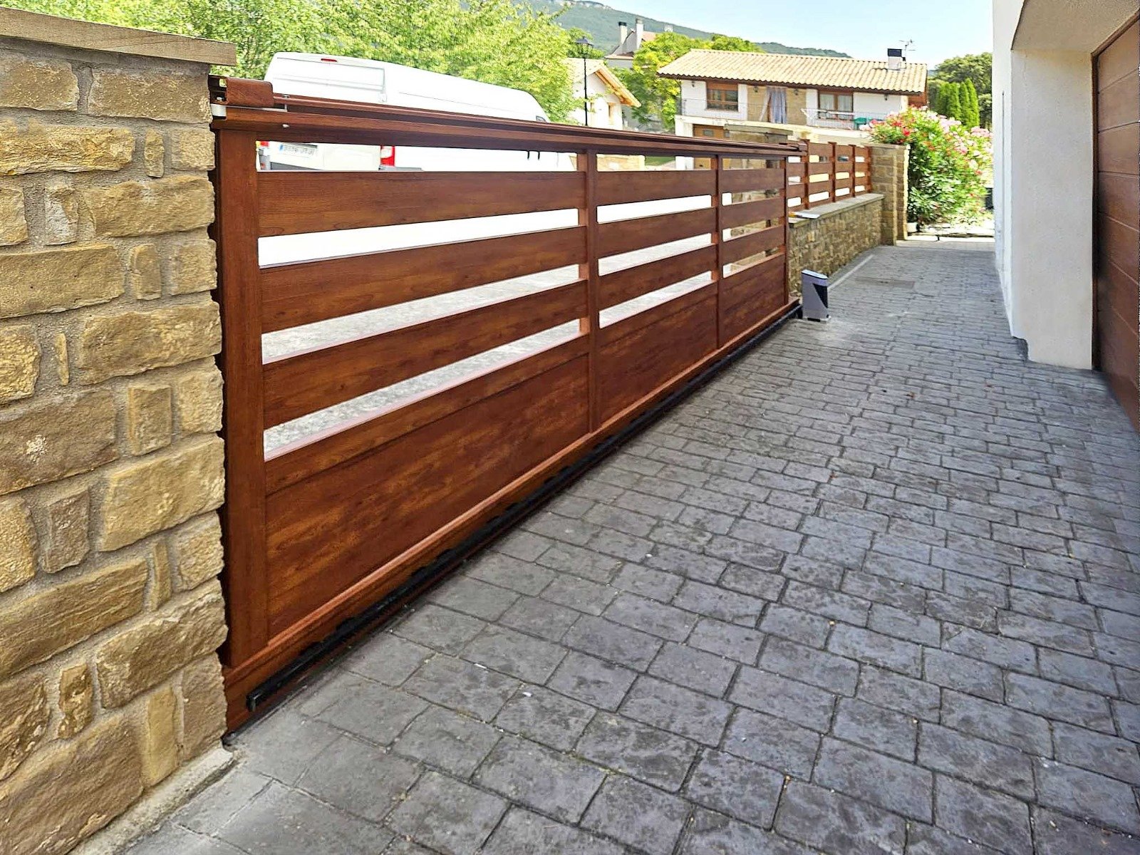 Portones aluminio correderos Navarra