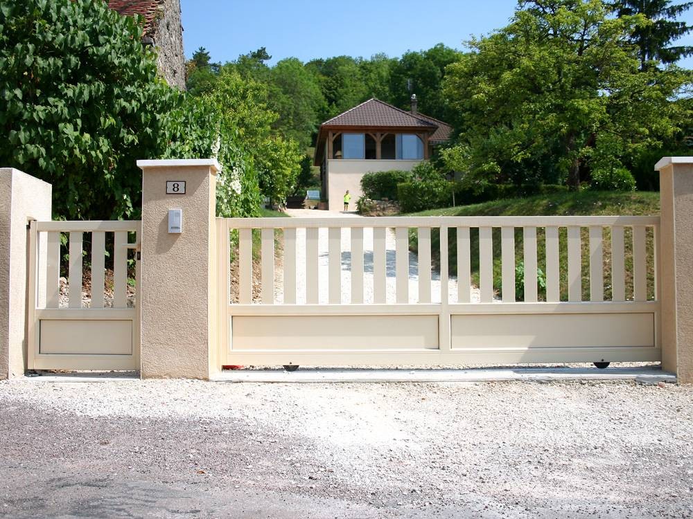 Puerta corredera modelo  ARAVIS mixta en color crema