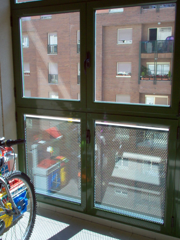 Cerramiento de terraza en aluminio verde especial