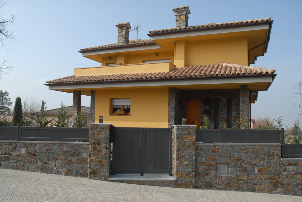 Puerta corredera modelo  ARAVIS ciega en color verde