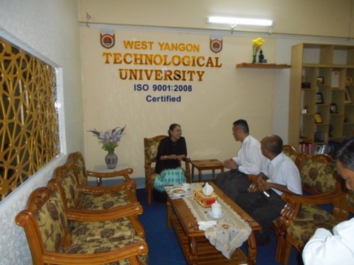 東ヤンゴン工科大学への視察アレンジしました。