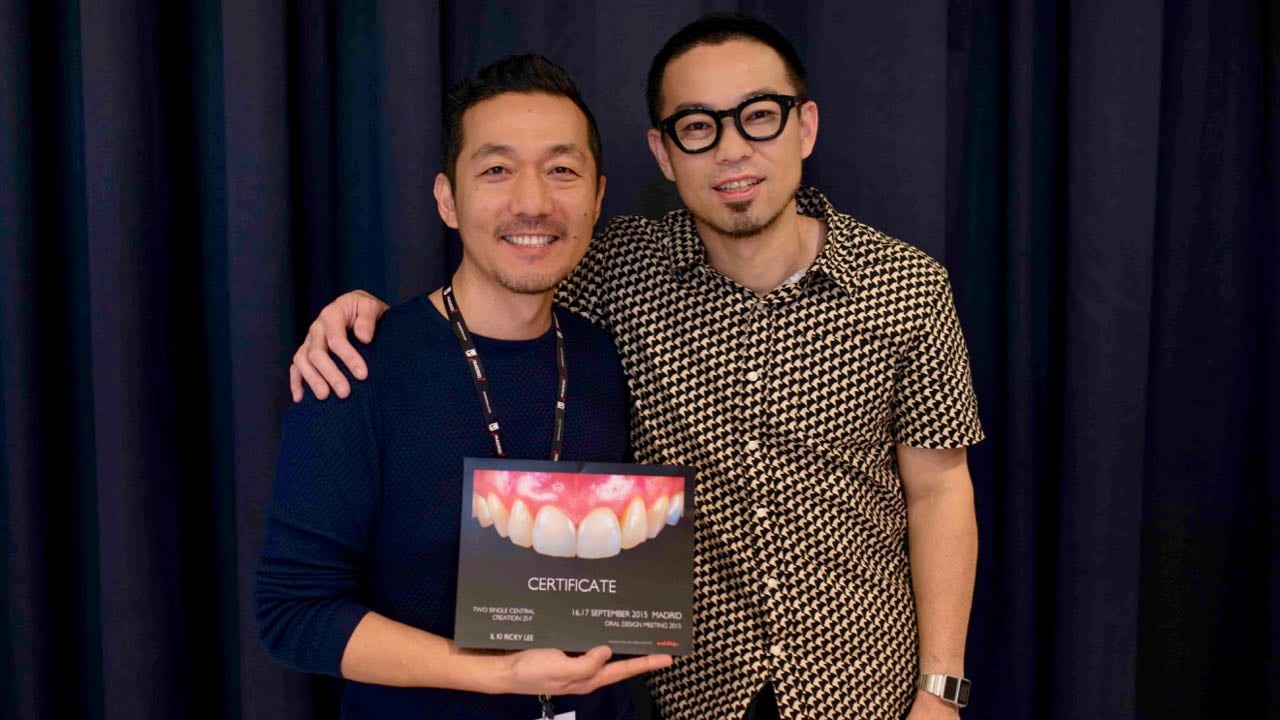 A commemorative photo with the performer, Mr. Hasegawa. I was able to have a friendly chat even though it was my first time meeting, probably because I had communicated through SNS in advance, or because of his personality.