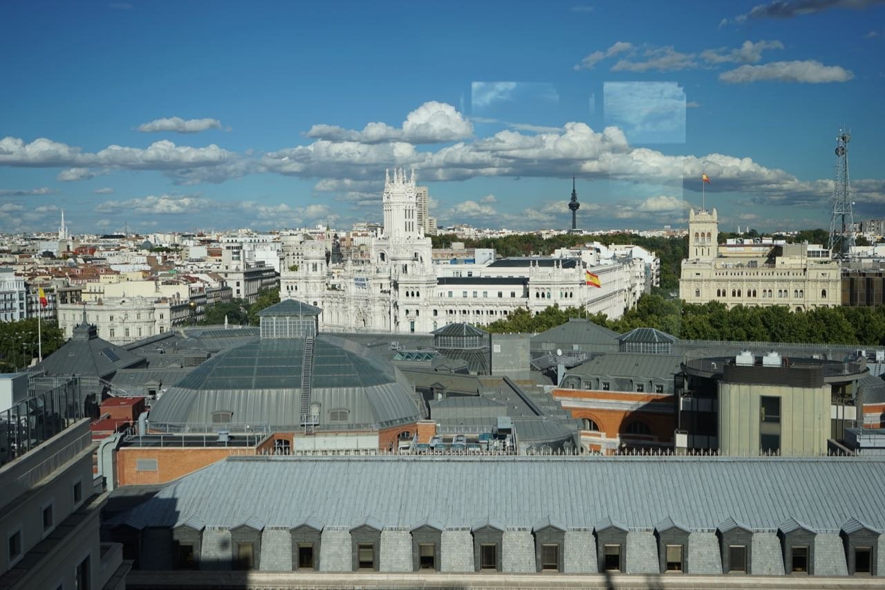 Unlike my hometown of Korea and Australia, the sculptures on the buildings made me feel the weight of history in Europe, which I first come into contact with.
