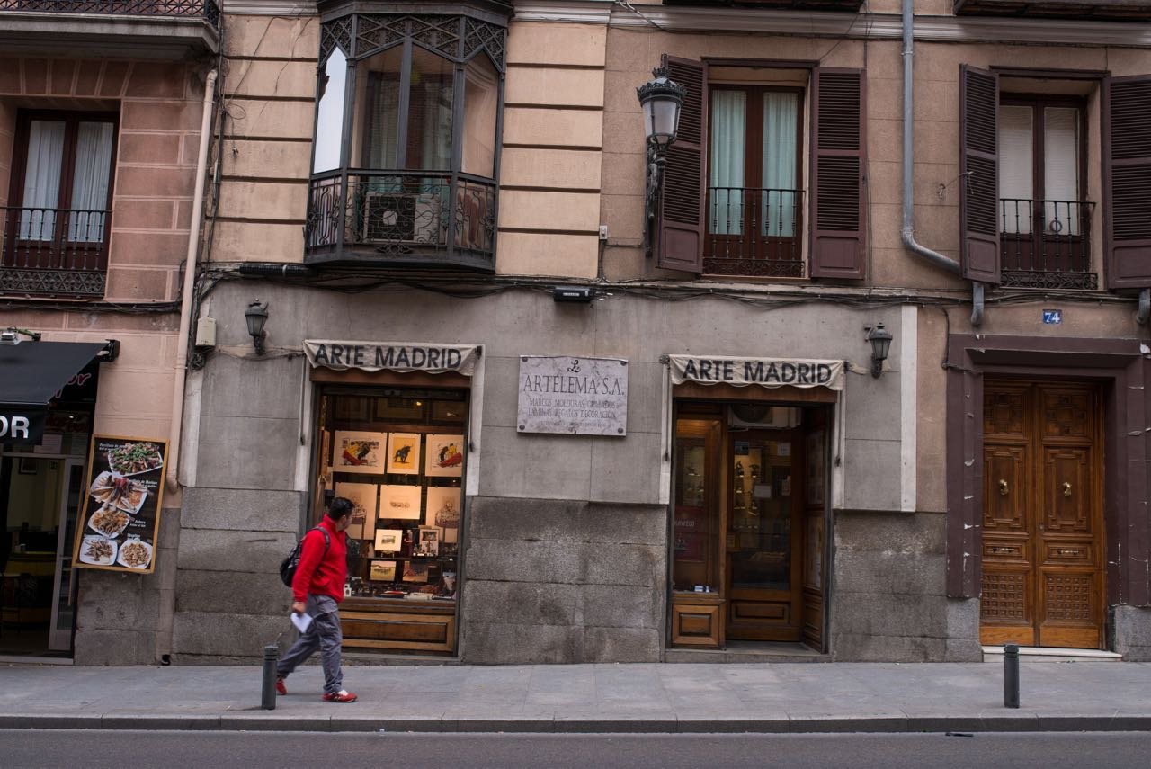 Unlike my hometown of Korea and Australia, the sculptures on the buildings made me feel the weight of history in Europe, which I first come into contact with.