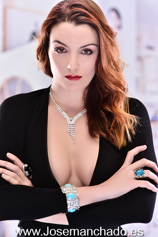 Book modelo, bailarina y actriz