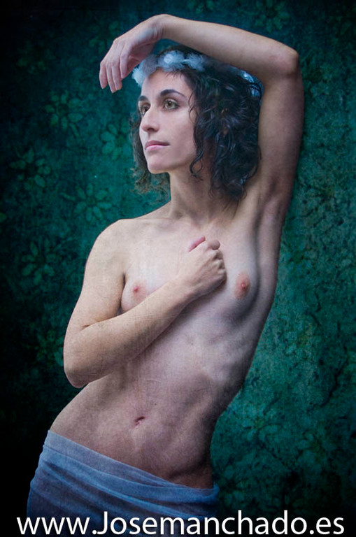 mujeres guerreras, mujeres fantasia, dibujo mujeres fantasía, chicas guerreras, mujeres tatuadas, espadas, brujería, fotomontaje basico, luis royo, achilleos, broom, enki bilal