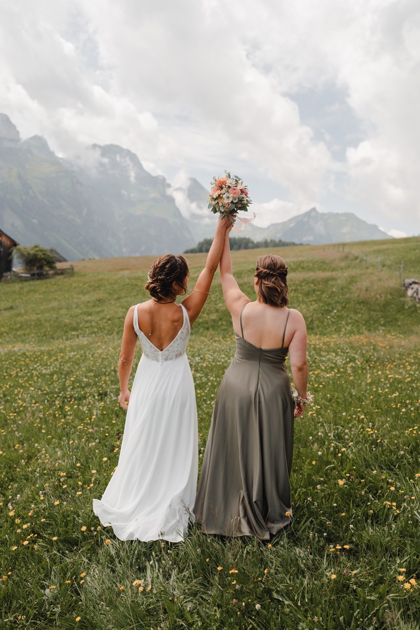 Frisuren Braut und Trauzeugin 2025, Foto: Nadine Marti