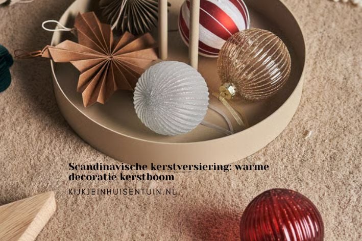 Scandinavische kerstversiering: warme decoratie kerstboom