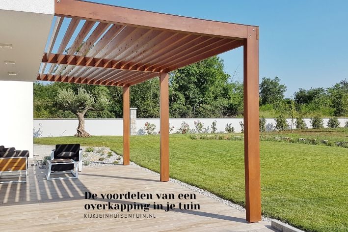 De voordelen van een overkapping in je tuin