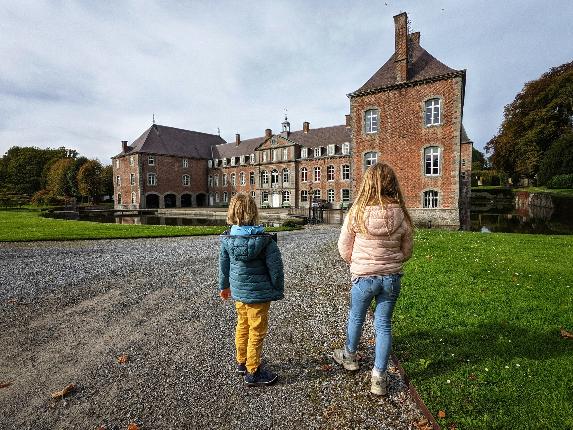 © Patricia Raison - Een verhaal om te beleven en te ontdekken" vanaf het domein van Franc-Warêt om het dorp Franc-Warêt te ontdekken