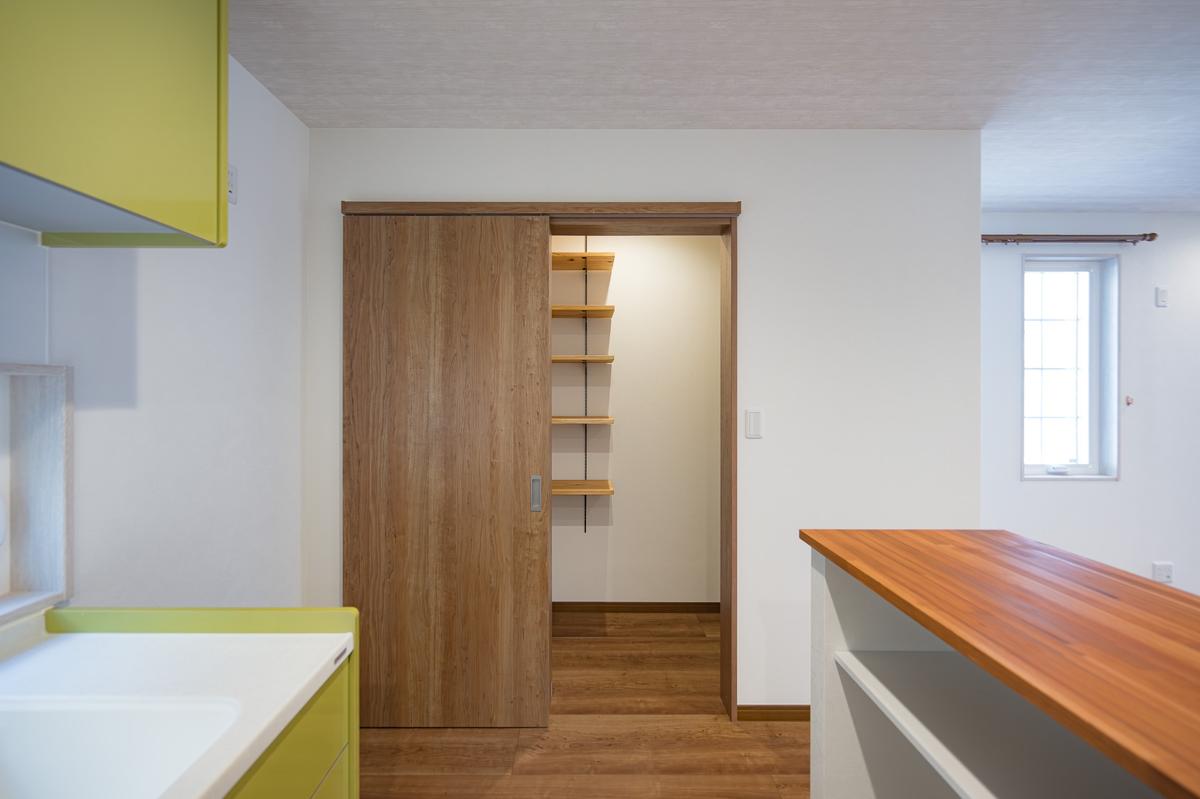 【after】パンドリーとキッチンの家事導線も◎