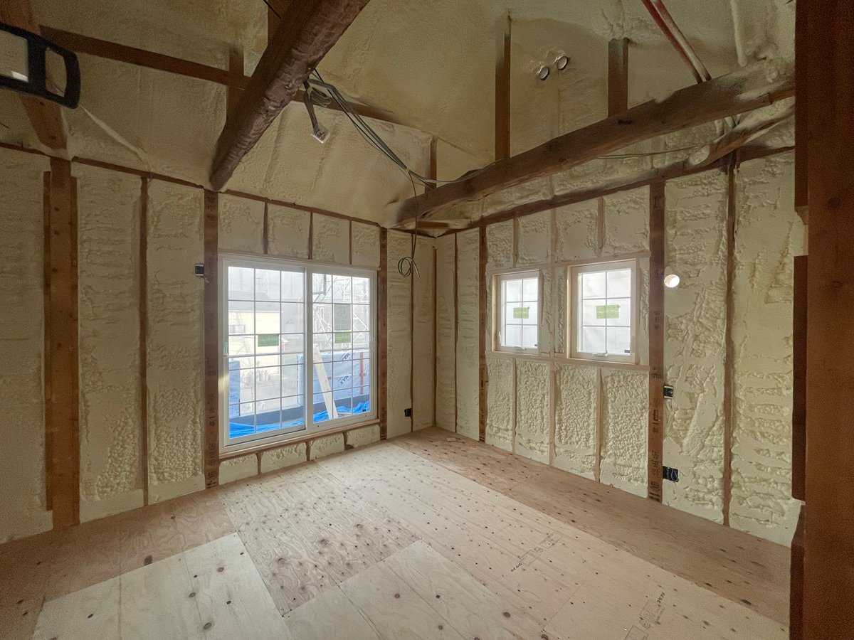 【after】断熱工事-吹付断熱と気密処理　