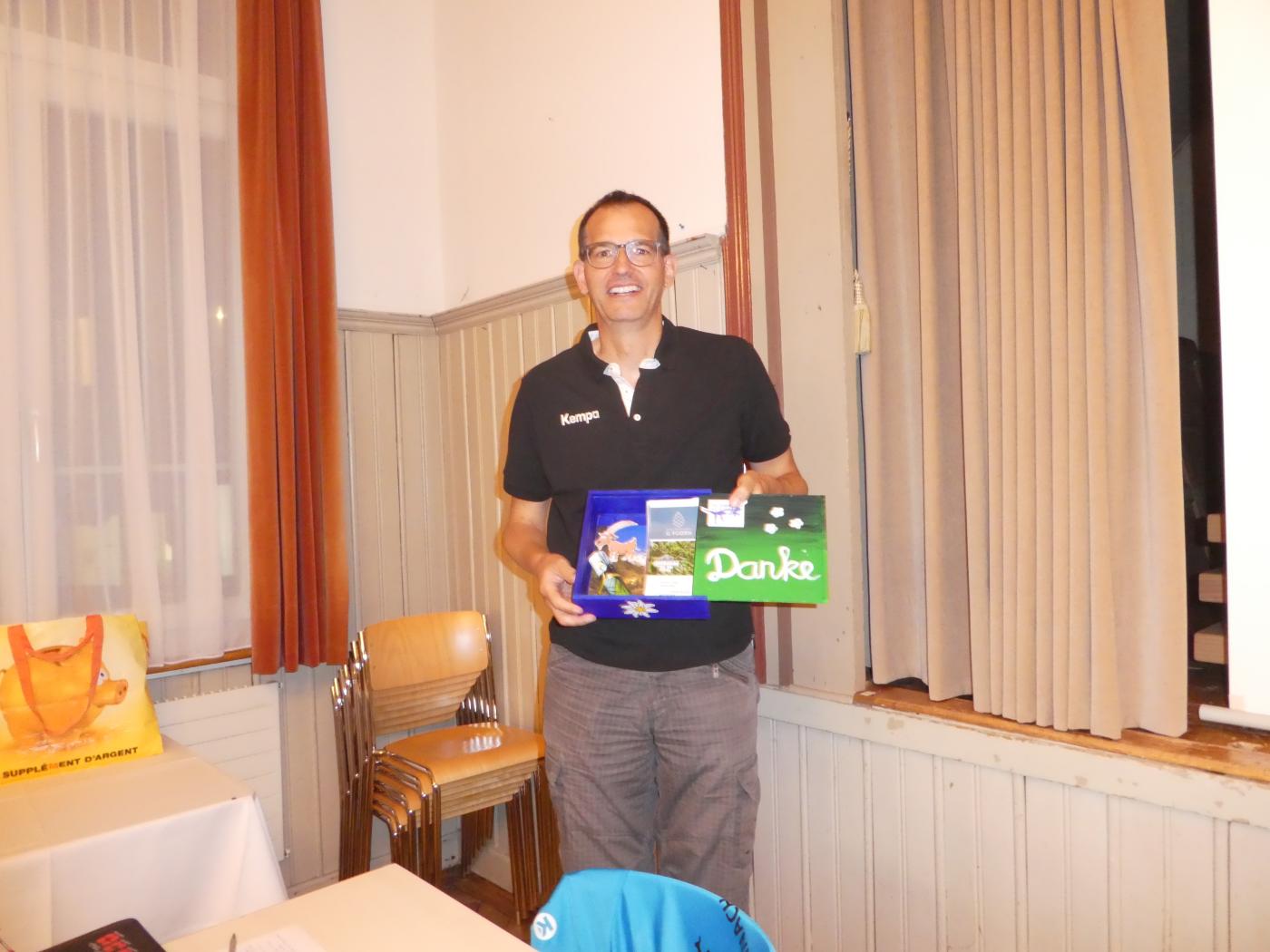 Daniel dankt für die gute Zusammenarbeit