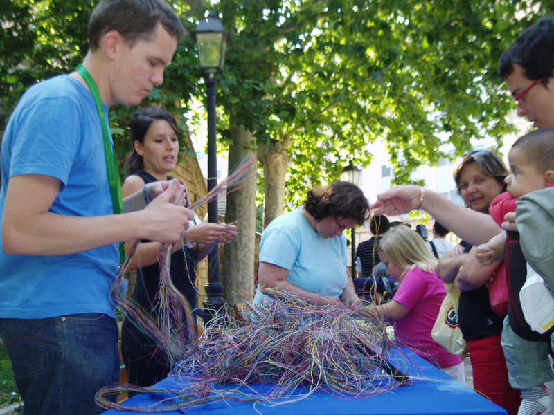 Taller de pulseres reciclades