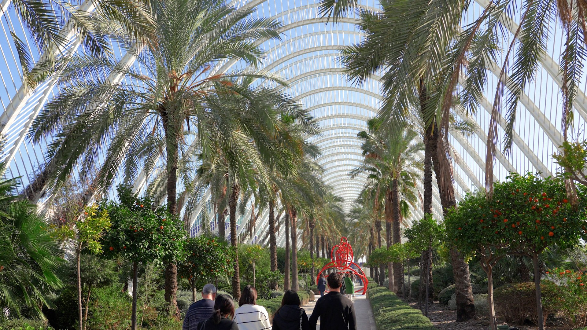 Grünzone mit utopischer Architektur