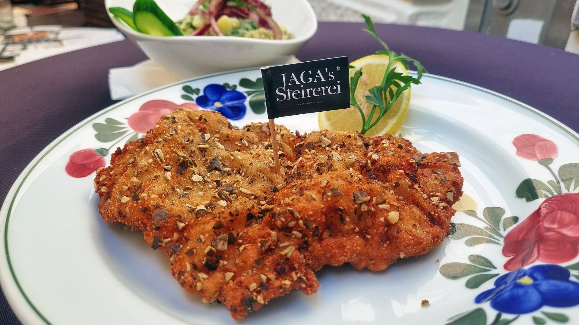 Graz: Steirisches Backfleisch mit Kürbiskern-Panier