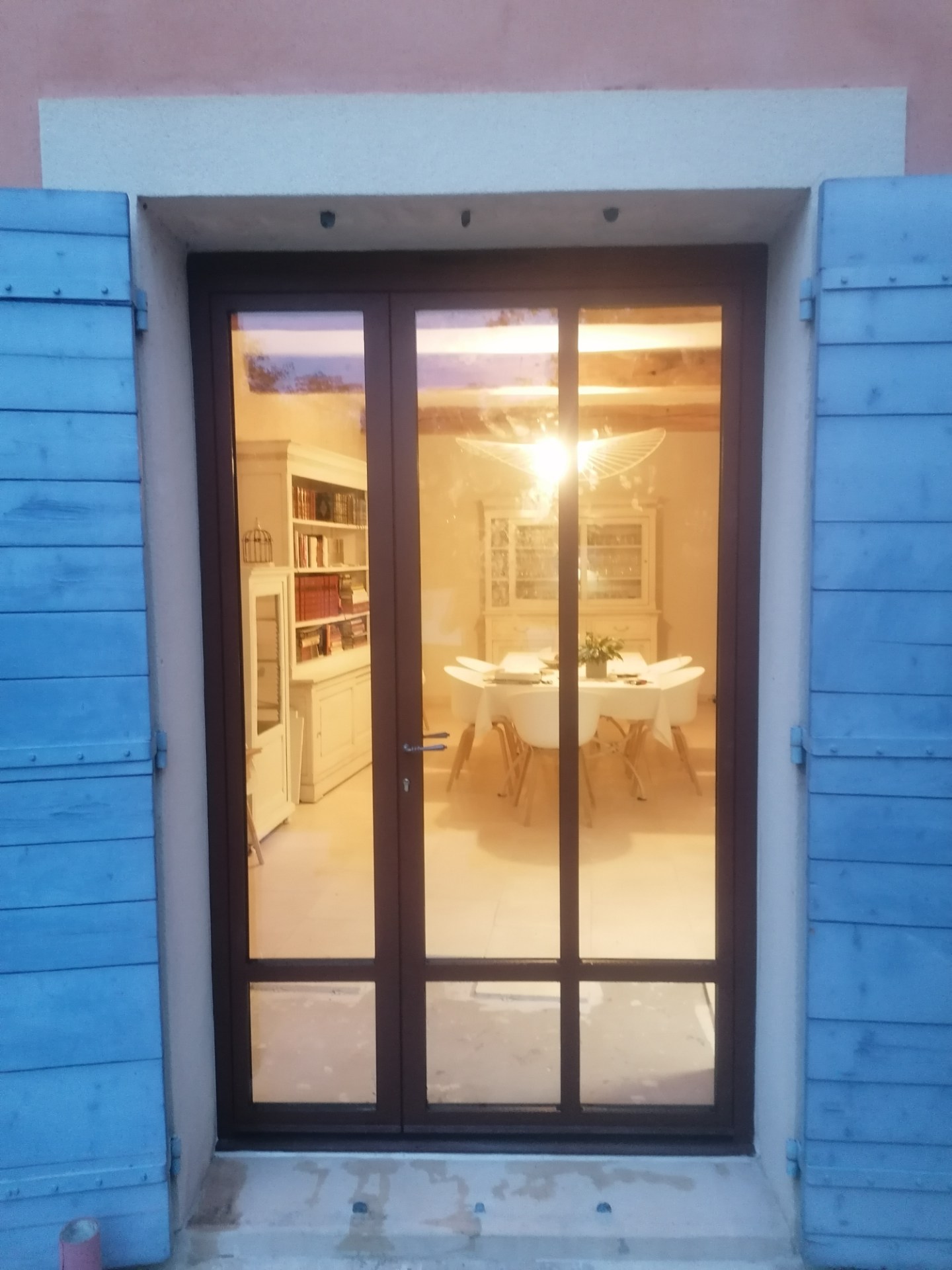 porte tiercée, profils acier à rupture de pont thermique. Bellegarde Gard (30) Métalu d'Oc