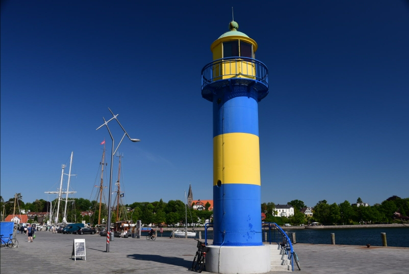 Erster Leuchtturm - es kommen garantiert noch ein paar mehr