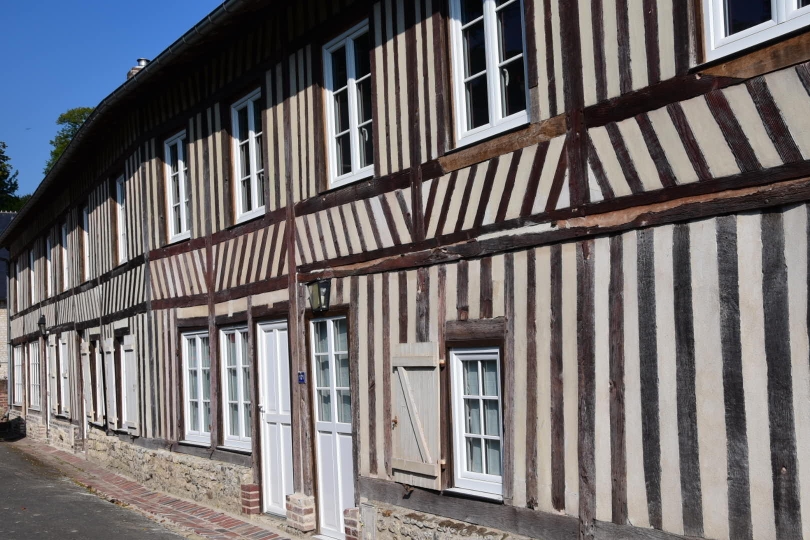 Baustile und Materialien ändern sich mit dem, was die Gegend so zu bieten hat bzw. hatte