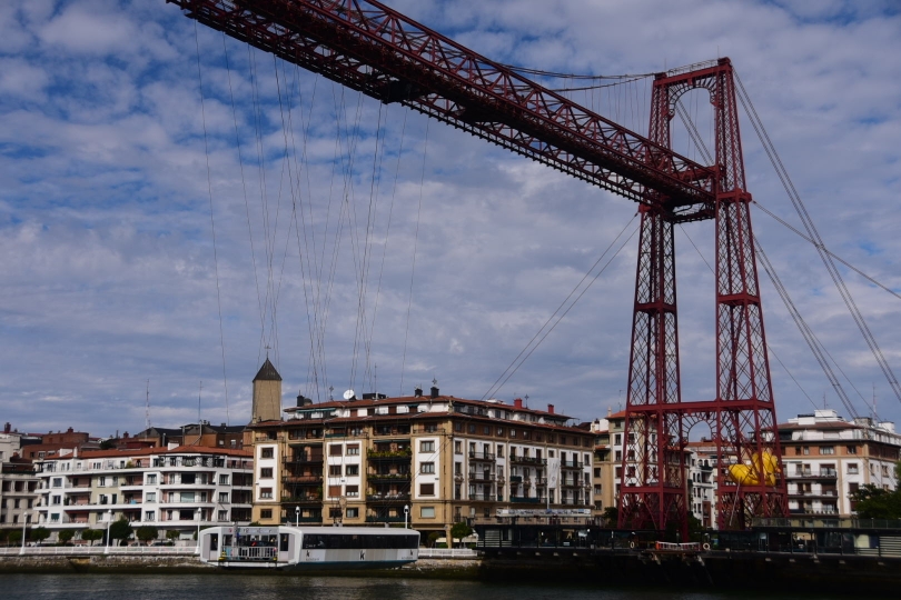 Mit der Schwebefähre geht es sehr entspannt über den Fluss und damit verabschiede ich mich von Bilbao