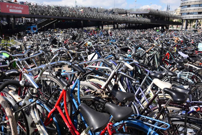 Einer von mehreren "Fahrradständern" am Hauptbahnhof - wehe man hat vergessen, wo man sein Fahrrad abgestellt hat...
