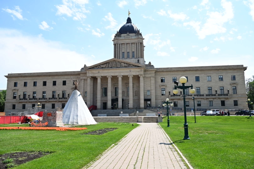 Das Parlamentsgebäude von Manitoba - natürlich mal wieder eine Baustelle