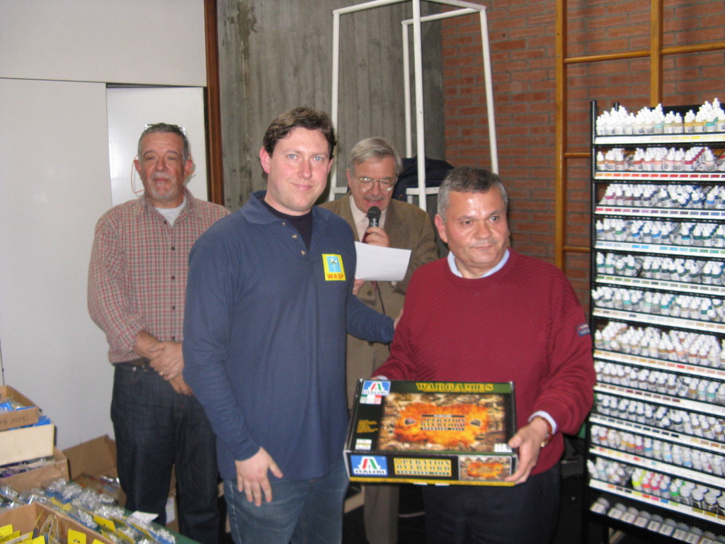 Luca e Umberto ricevono il premio per lo scenario