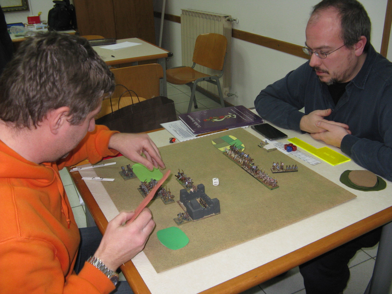 Morisi: avrai anche un castello, ma tanto il torneo lo vinco lo stesso io.