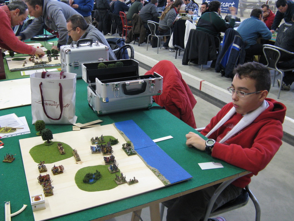 Tanto ti batto anche con un braccio solo!