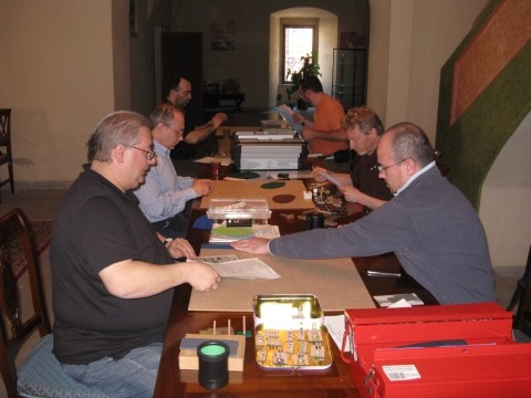 Qualcuno di voi ha idea di come si piazzano questi terreni con le nuove regole?..  Dunque il terreni verdi vanno con quelli rossi e quelli blu con.....