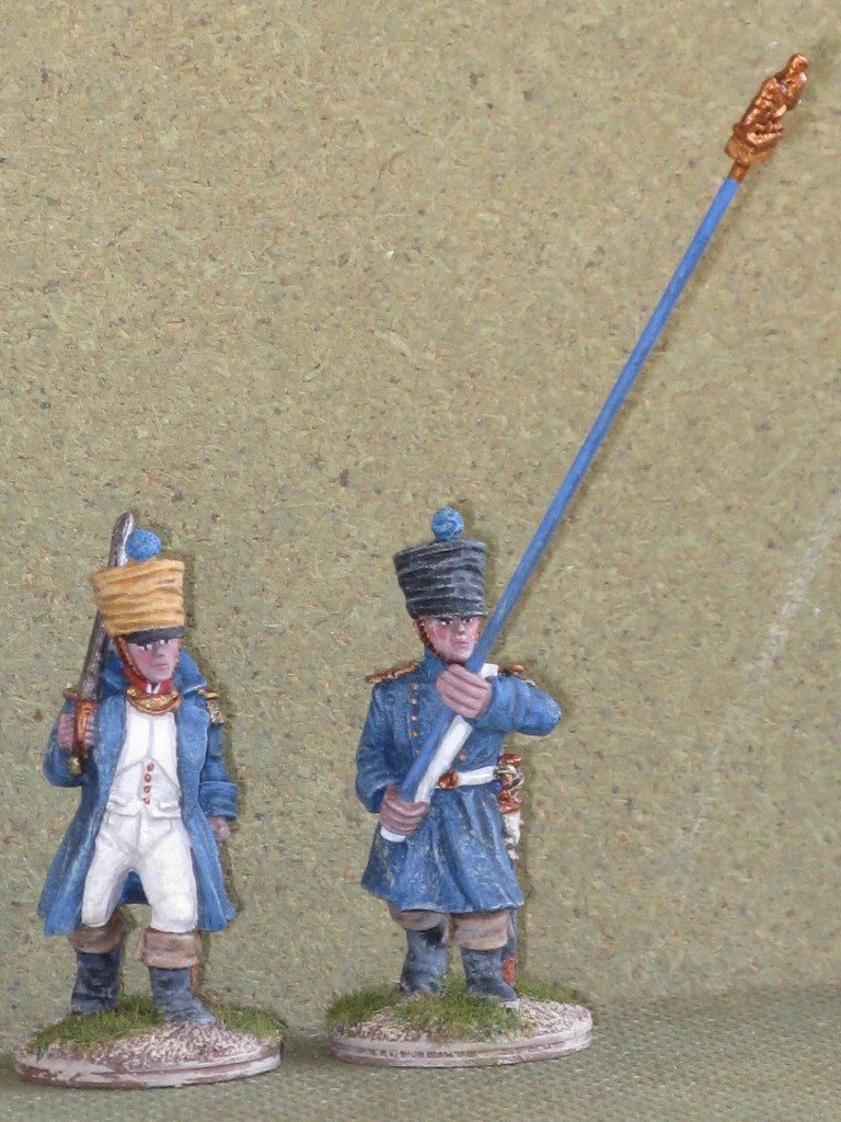 Ufficiale e portabandiera - Officier and standard bearer.