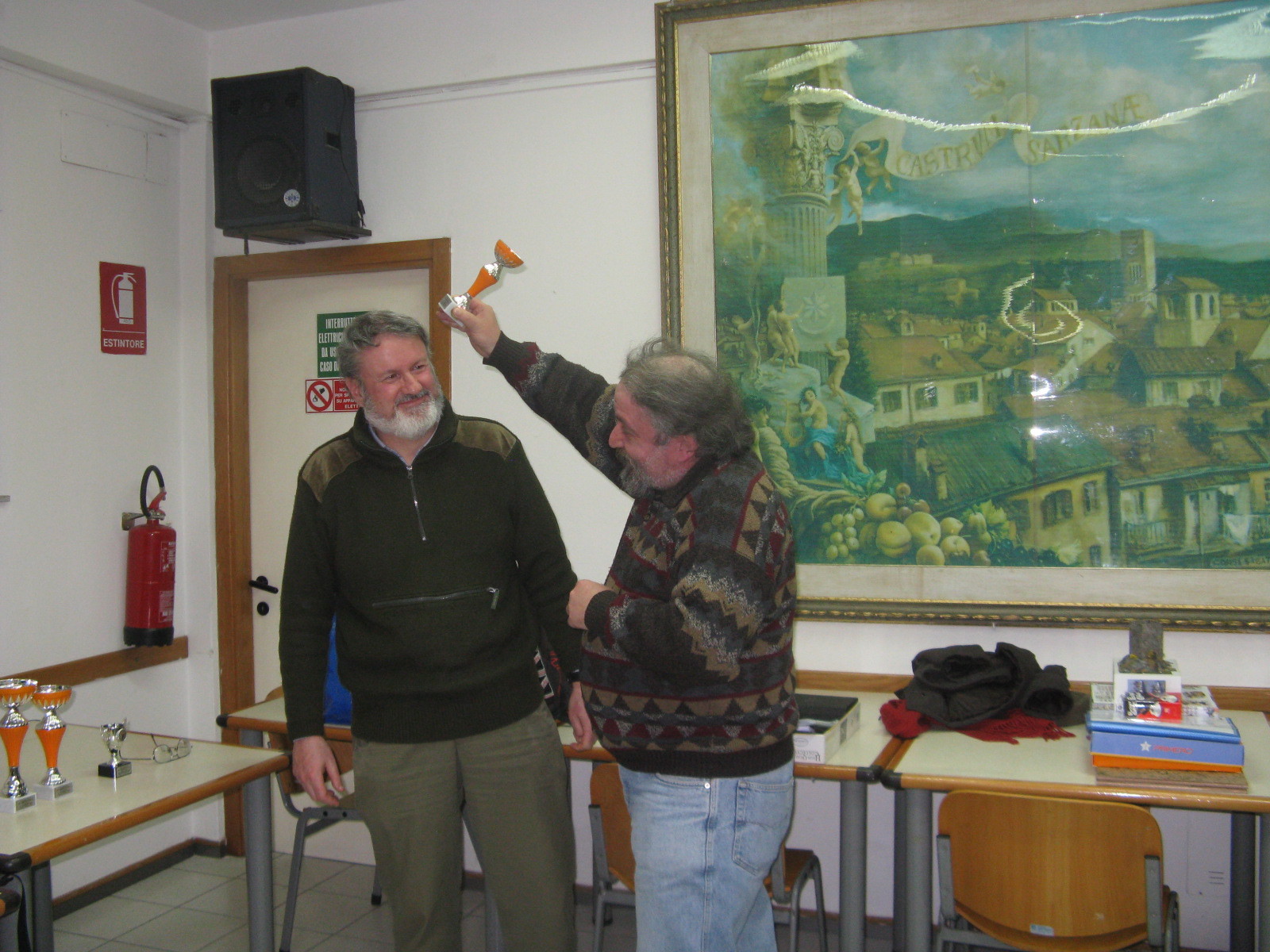 Visto che sono arrivato quarto ad un solo punto da te, ho fatto bene a prendere le coppe brutte!