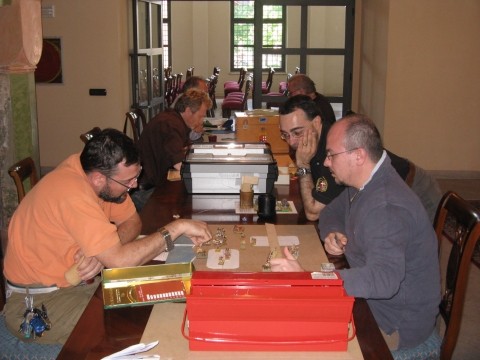 Adesso provo anche io a manipolare qualche basetta.... alle volte...   non si sa mai....