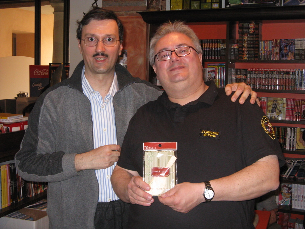 Quarto classificato e vincitore di un set da tavola con cucchiaio di legno (le istruzioni sulla confezione sono in dialetto cremonese): Massimo Gaffuri.