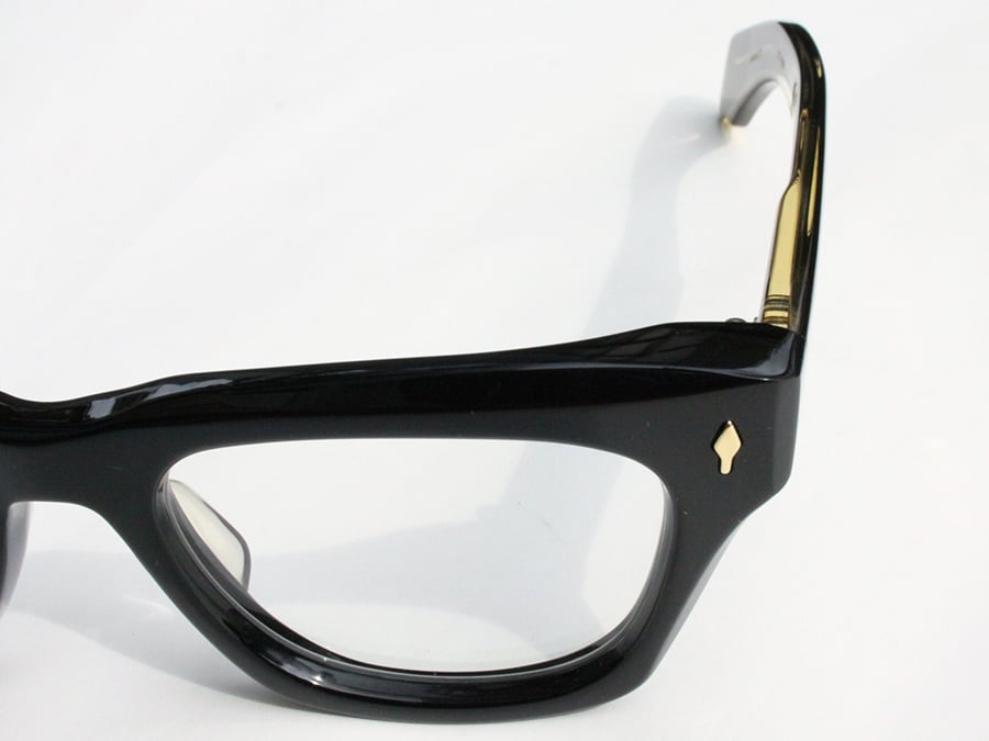 DEALAN　col.7T / BELUGA