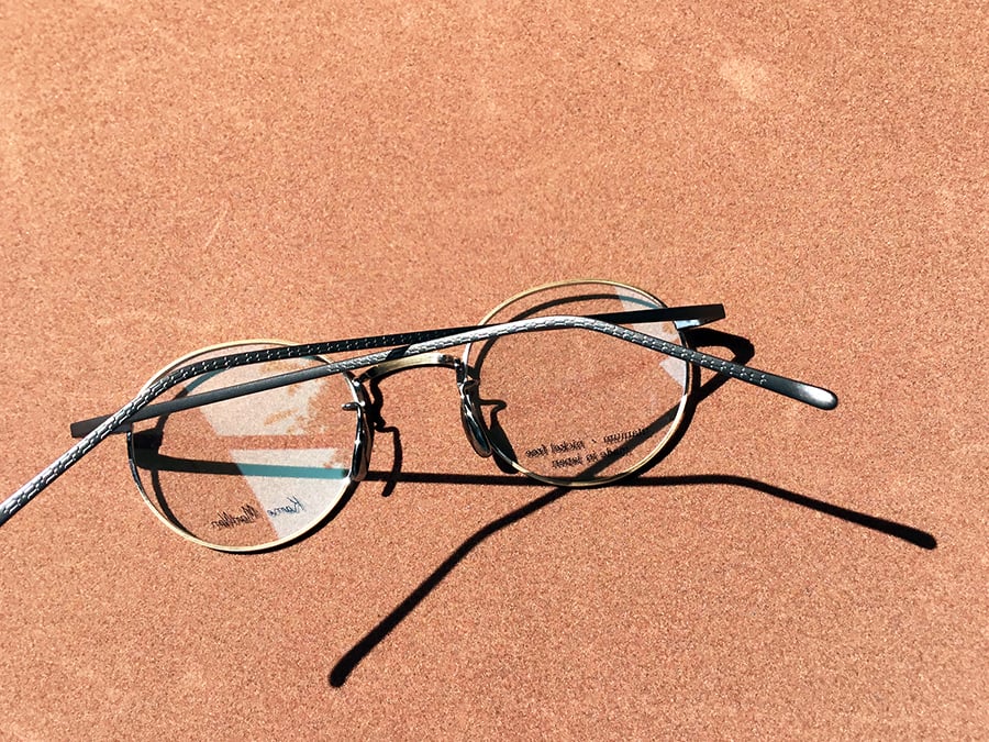 KameManNen-109　テンプルのカラーはマットブラックです