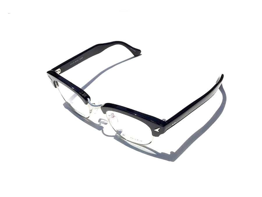 遠近両用でもサングラスでも活用もできるアイテム