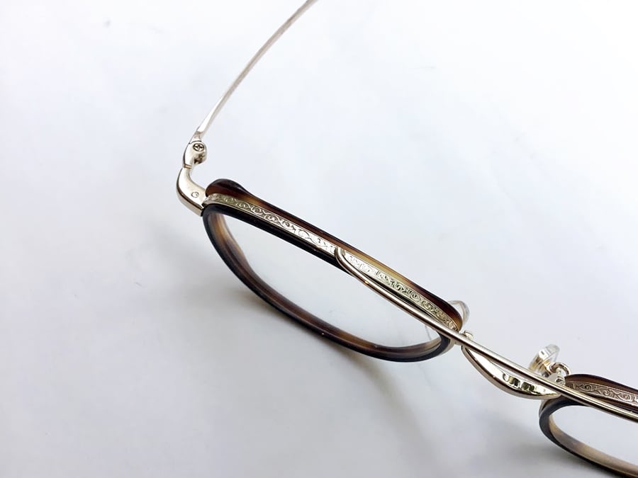 ジェンダーレスアイウェア、ATTRACT（アトラクト）の新作「APC-1418」