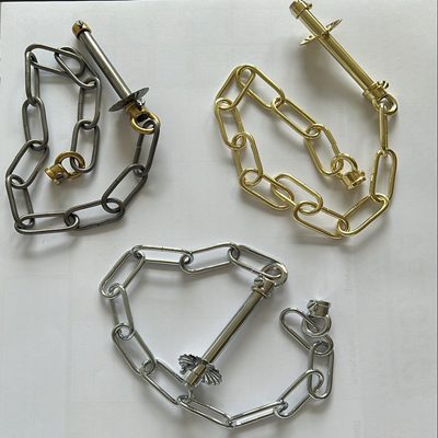 Catene metalliche grezze dorate e argentate per lampadari di Murano, accessori resistenti e decorativi per lampadari di Murano autenticiartigianali.