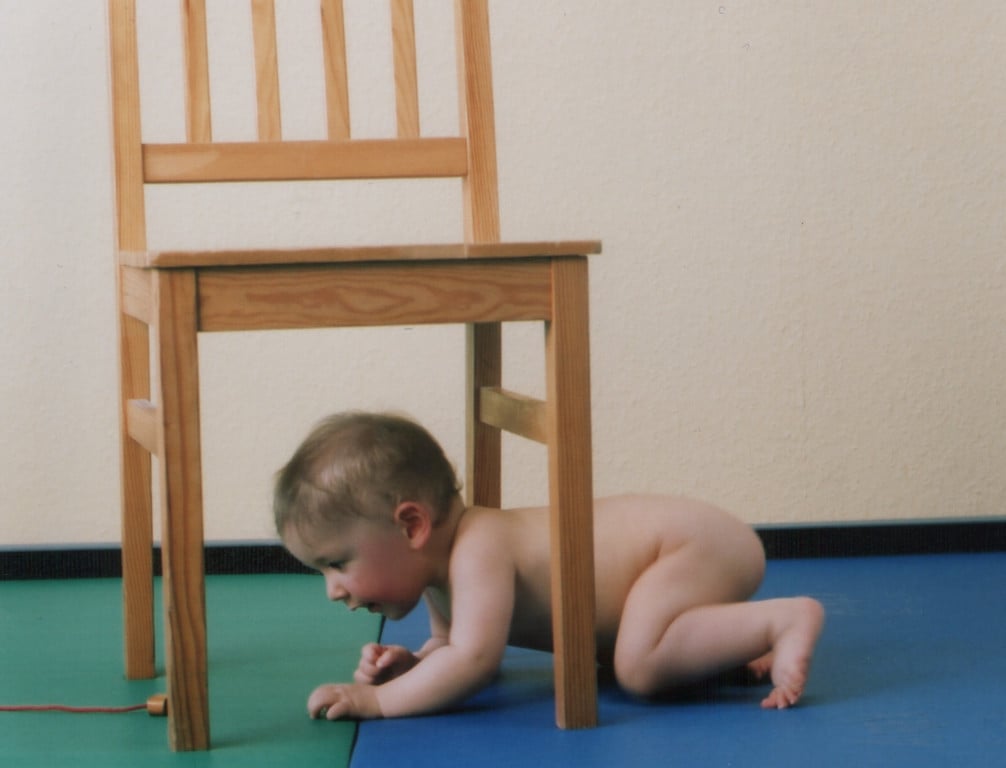 Beim Krabbeln bücken