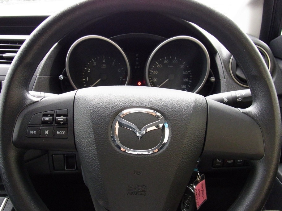 マツダ新型プレマシーメーター