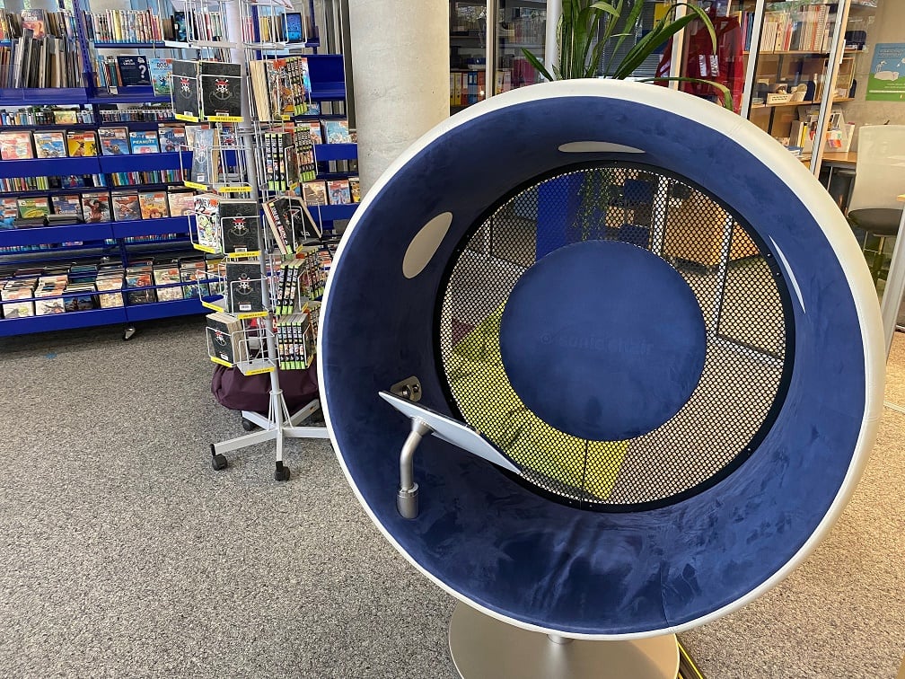 Sonic chair