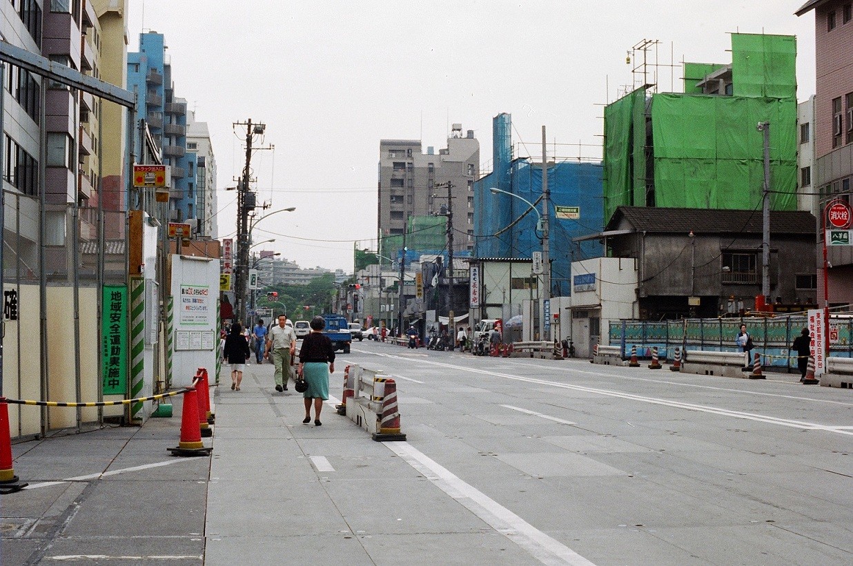 １９９７年　NTT前